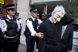 julian-assange-anonymous - Ziarul National