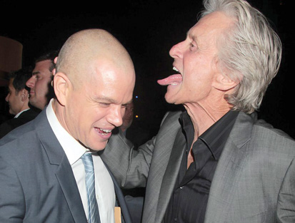 Michael Douglas se iubeste cu Matt Damon