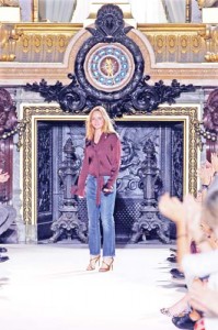 DEFILE STELLA MCCARTNEY PRET A PORTER PRINTEMPS ETE 2012 PENDANT - Ziarul National