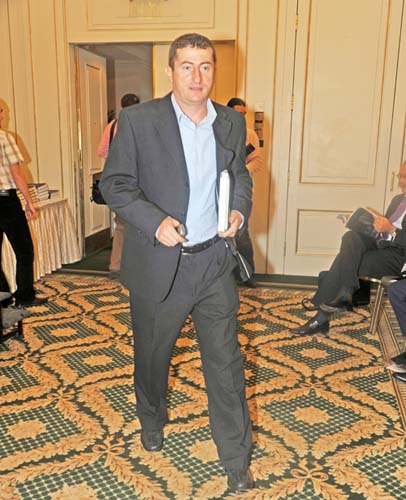 Cartianu a ratat-o pe Maica Domnului