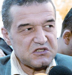 Gigi Becali medalion copy - Ziarul National