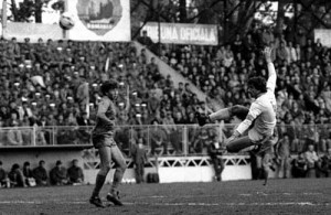 In 1987, spre finalul carierei (in stanga, Dan Petrescu) - Ziarul National