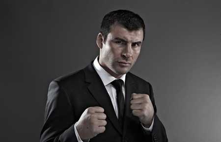 Bute a ajuns să fie comparat cu marele Calzaghe