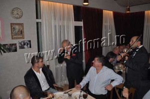 Nelu-Ploiesteanu-canta-Bute-foto-Diana-Stoica - Ziarul National