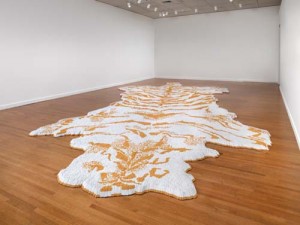 Artist uses half a million cigarettes for tiger rug sculpture - Ziarul National