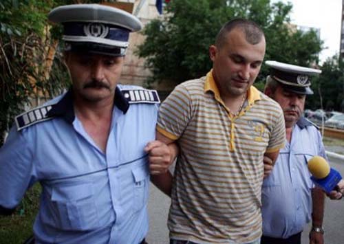 Fii primarului din Deta, eliberati din arest