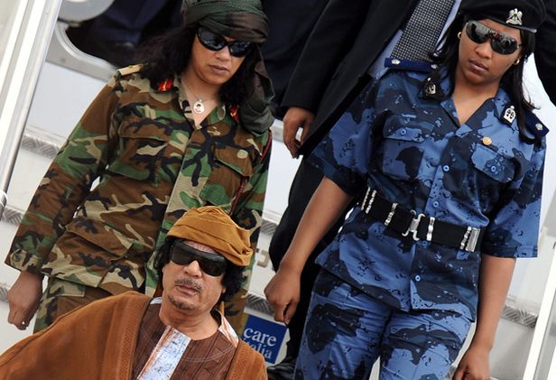 Muammar Gaddafi facea sex cu patru-cinci femei zilnic si era dependent de Viagra!