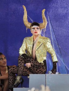 Lady Gaga Performs in Central Park - Ziarul National