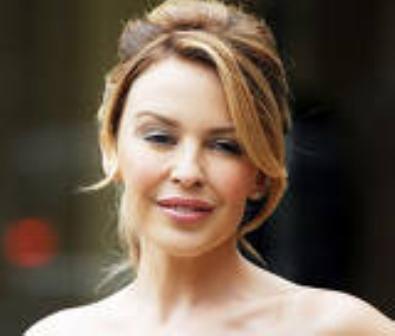 Kylie Minogue se sperie cand se uita in oglinda: Parca am 94 de ani!