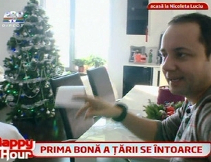 Nicoleta Luciu, pregatita de Craciun: Bruneta a impodobit deja bradul!
