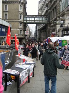 tari faliment protest Londra - Ziarul National