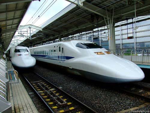 Rromii le-au venit de hac si trenurilor din Anglia