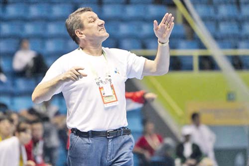 Fetele lui Radu Voina gafaie la Mondialul de handbal din Brazilia