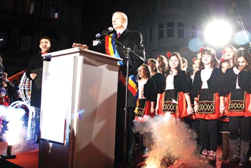 Oprescu ne-a stins lumina ca sa-i vedem bradul