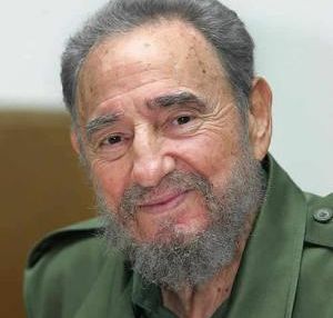 Fidel Castro rade despre moartea sa aparuta pe Twitter!