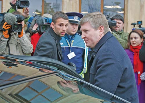 Ahmetov le-a luat mintile televiziunilor de stiri