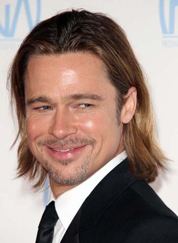 Brad Pitt a dat-o pe farduri