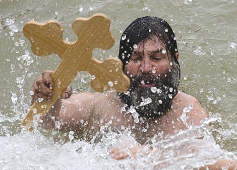 Astazi se sarbatoreste Boboteaza! Vezi semnificatiile religioase si traditiile inedite!