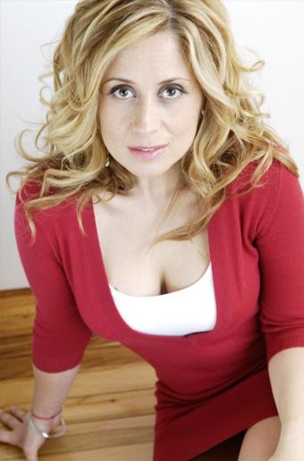 Lara Fabian implineste astazi 42 de ani! Vrei sa mergi la concertul ei de la Bucuresti? Inca gasesti bilete!