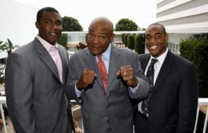 George Foreman and his sons George Foreman III and George Foreman IV pose during the Television Critics Association 2008 summer press tour in Beverly Hills - Ziarul National