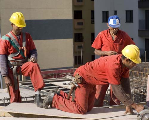 Norvegia a eliminat restrictiile pentru muncitorii romani