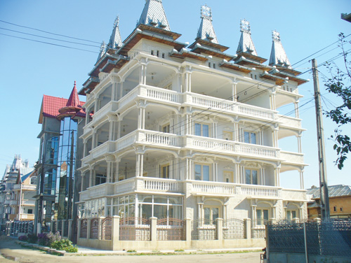 Regele asfaltului din Arges, cautat pentru spalare de bani