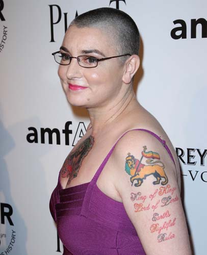 Sinead O’Connor vrea sa pozeze goala in Playboy