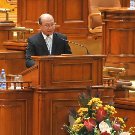 Basescu: „Trebuie adoptata Legea sanatatii si reorganizarea administrativa!”