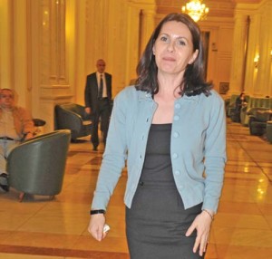 ADRIANA SAFTOIU-FANE (23) - Ziarul National