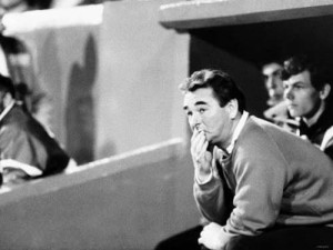 Clough pe banca lui nottingham-forest (poza la septembrie 1974) - Ziarul National