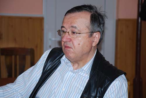 Cristoiu, intre curve si fecioare!