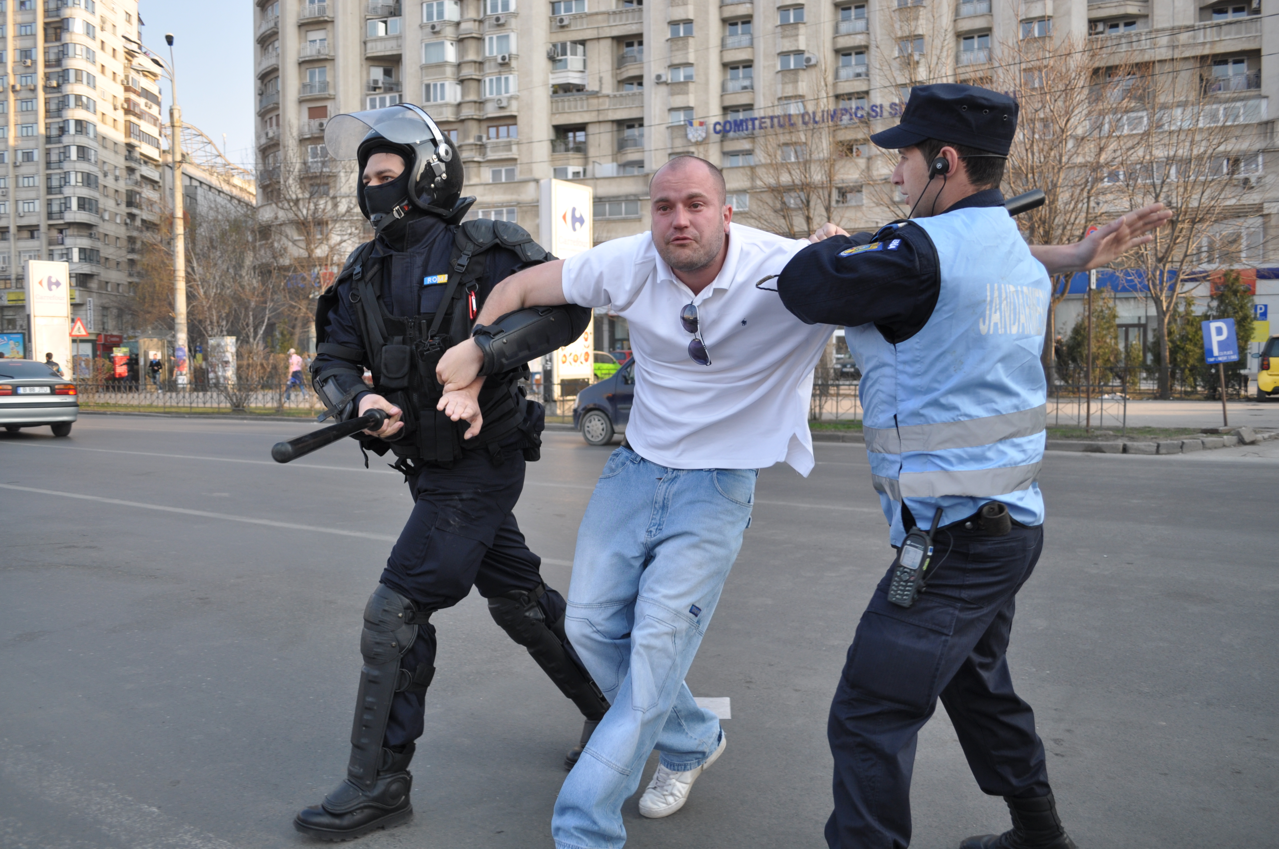 Protestul suporterilor Universitatii Craiova s-a lasat cu amenzi