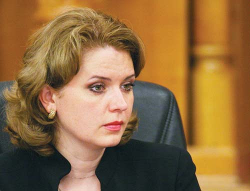 Roberta Anastase: „Nu vorbim de o majorare a salariilor, ci de o reintregire a lor”
