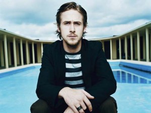 Actor Ryan Gosling on Pool Ledge - Ziarul National