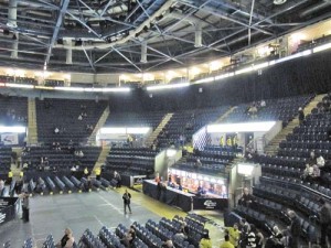 Sala din Nottingham, pregatita pentru un concert - Ziarul National