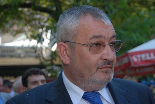 Vladescu: Vom avea inca cinci ani de criza