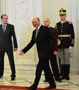 Traian Basescu - Discurs Parlament - Narcis Pop (111) - Ziarul National