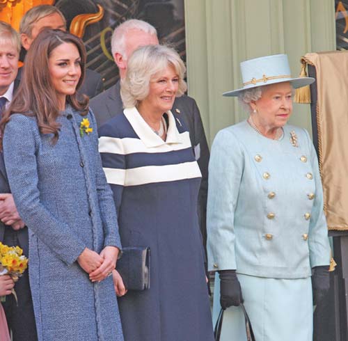 Regina o spulbera pe Kate Middleton: “E lenesa, cheltuitoare, vanitoasa si natanga!”