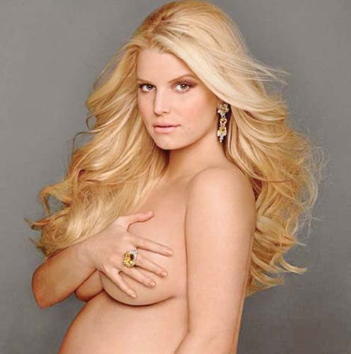 Jessica Simpson, goala si cu burtica de gravida la vedere
