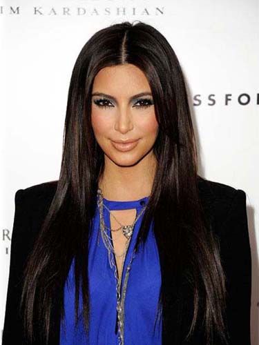 Kim Kardashian, atacata cu faina pe covorul rosu