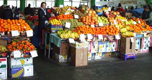 Legumele si fructele de import, scumpite cu 2.400%!