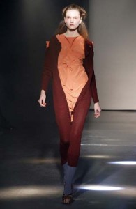 DEFILE VIVIENNE WESTWOOD - PRET A PORTER AUTOMNE HIVER 2012/2013 - Ziarul National