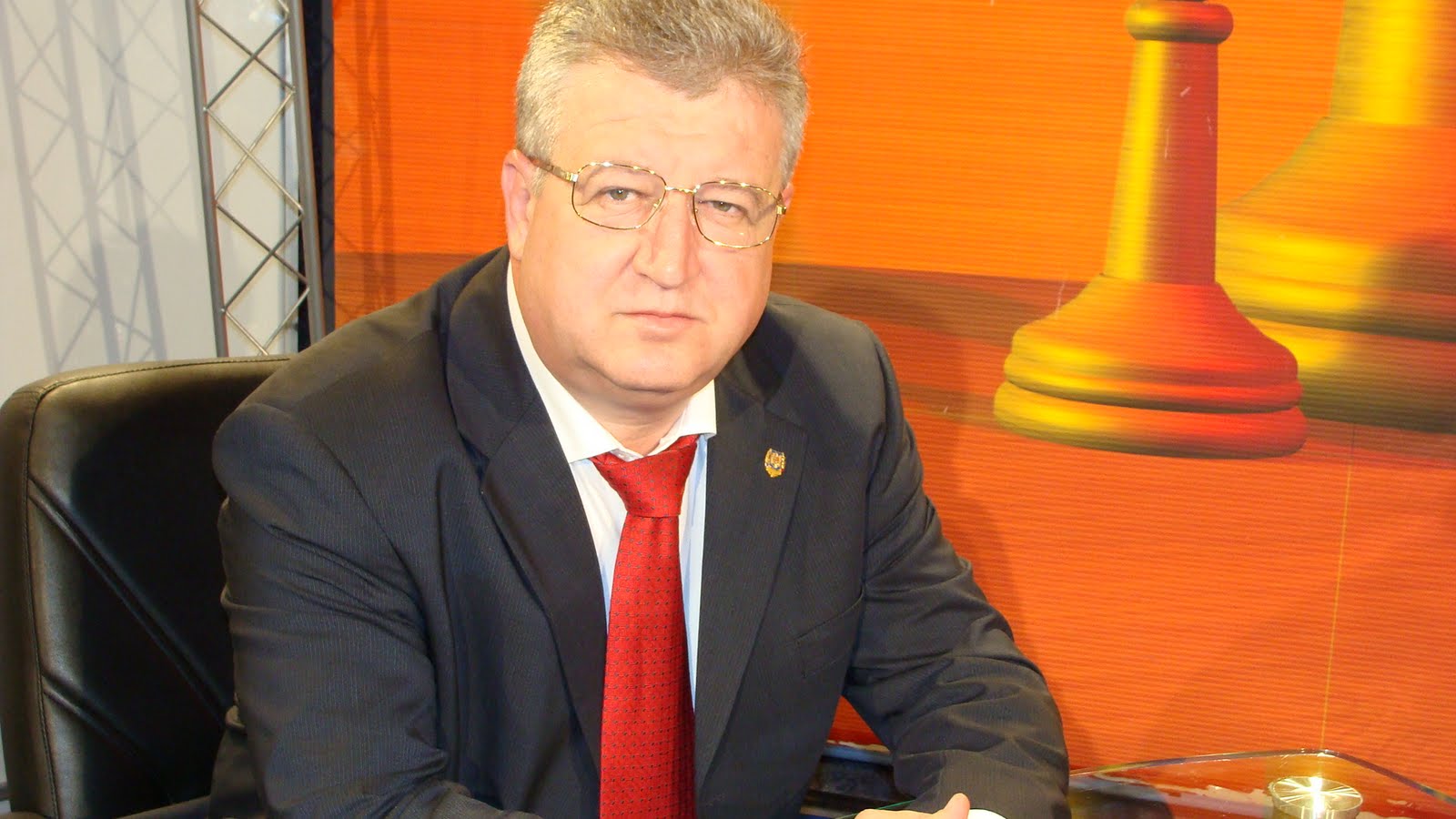 Senator PSD: Cautam cai de suspendare a lui Basescu. Luni ne vom hotari