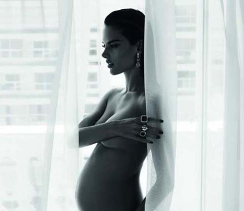 Alessandra Ambrosio, sexy, goala si gravida in luna a opta