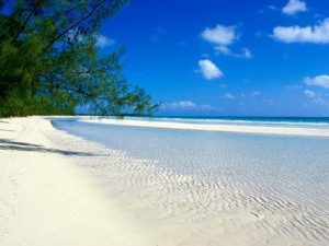 bahamas_beach_MARE - Ziarul National