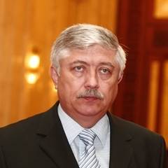 MOTIUNEA DE CENZURA Catalin Croitoru si-a anuntat in plen demisia din PDL si trecerea la PSD