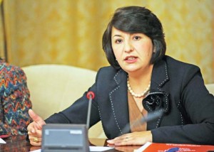Oana Badea si Sulfina Barbu, presedintele Organizatiei de Femei a PDL, sustin o conferinta de presa, la finalul sedintei Biroului Permanent National al Organizatiei de Femei a PDL, in Bucuresti - Ziarul National