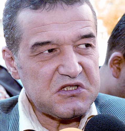 Galeria Stelei vrea sa-l pagubeasca pe Gigi Becali cu aproape un milion de euro!