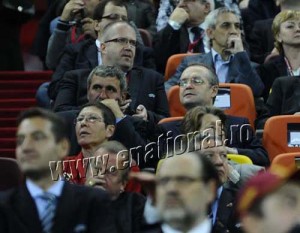 Hagi si ex-premierul Boc. In fata Regelui, Lise Sandu. Finala UEFA Diana 0024_resize - Ziarul National