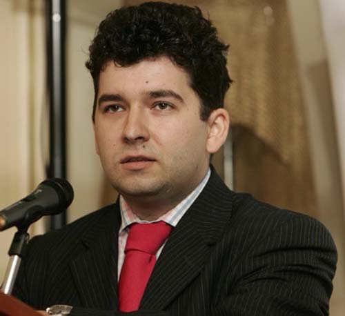 Salariile reintregite relanseaza economia